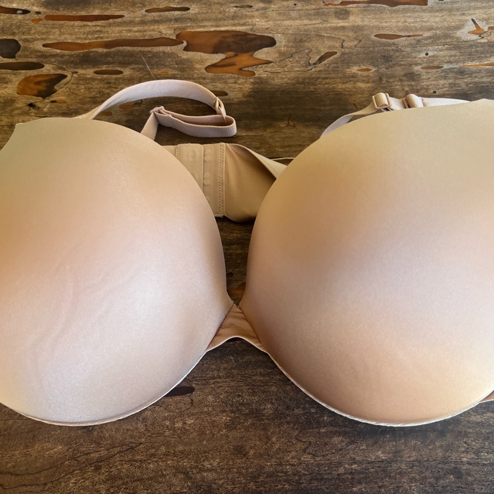 Skims Ultimate Push up Plunge Bra